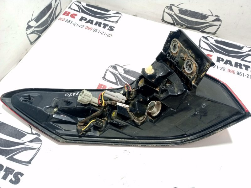 Фонарь наружный (в крыло) задний правый Rogue 2021 T33 2.5