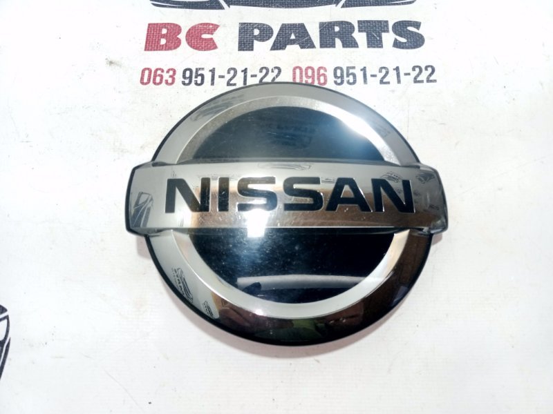 Эмблема передняя Nissan Rogue 2021 T33 2.5 628906RA0A Б/У