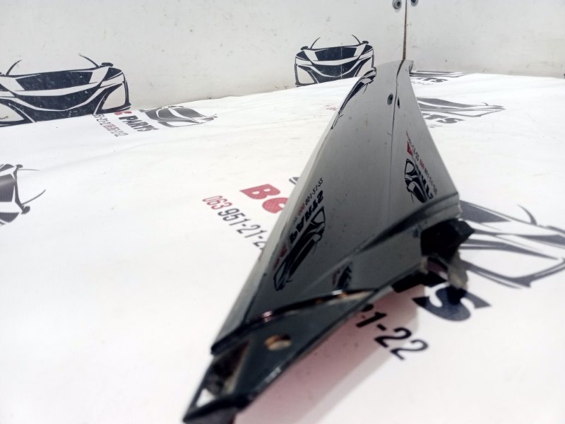 Накладка стойки лобового стекла передняя левая Rogue 2021 T33 2.5