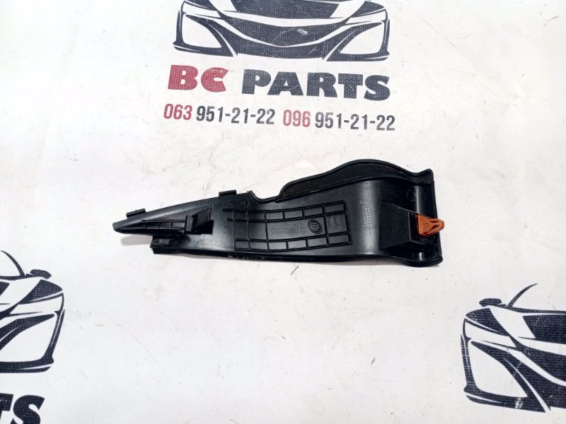 Уголок жабо правый Nissan Rogue T33 2.5 Уголок жабо правый Nissan Rogue T33 2.5