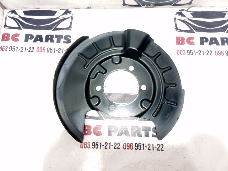 Запчасть защита тормозного диска задняя правая Nissan Rogue 2021 T33 2.5 441516RA0A Б/У Защита тормозного диска задняя правая Nissan Rogue 2021 T33 2.5 441516RA0A Б/У