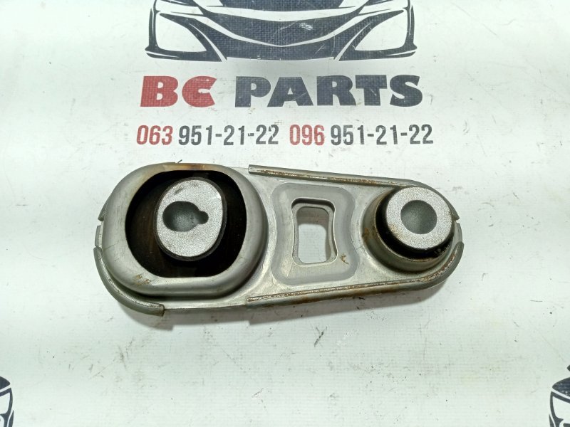 Подушка двигателя нижняя Rogue 2021 T33 2.5 Подушка двигателя нижняя Rogue 2021 T33 2.5