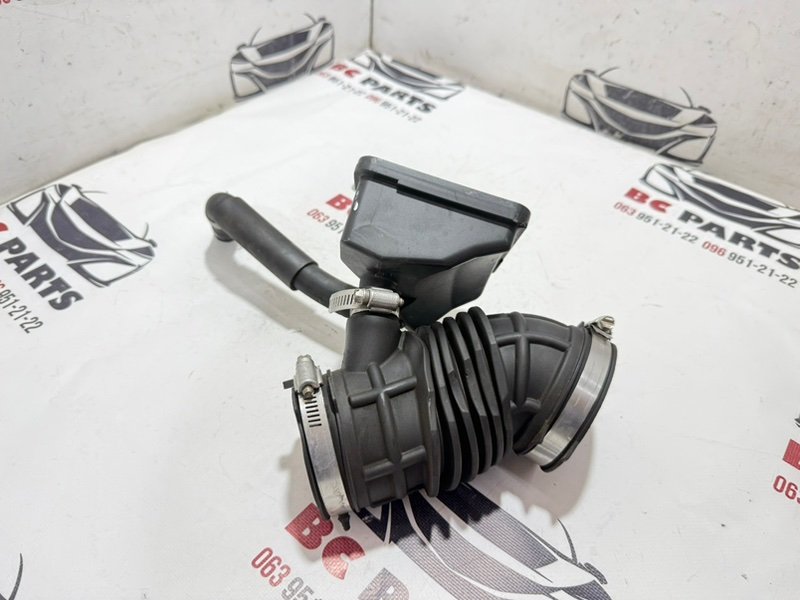 Патрубок воздушного фильтра Rogue 2021 T33 2.5