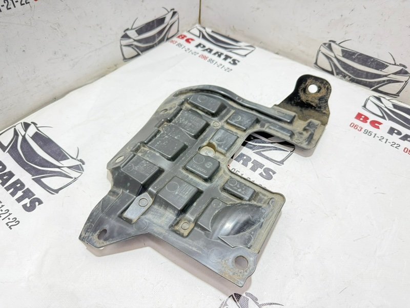 Запчасть защита двигателя левая Nissan Rogue 2021 T33 2.5 64839-6RA0A Б/У Защита двигателя левая Nissan Rogue 2021 T33 2.5 64839-6RA0A Б/У
