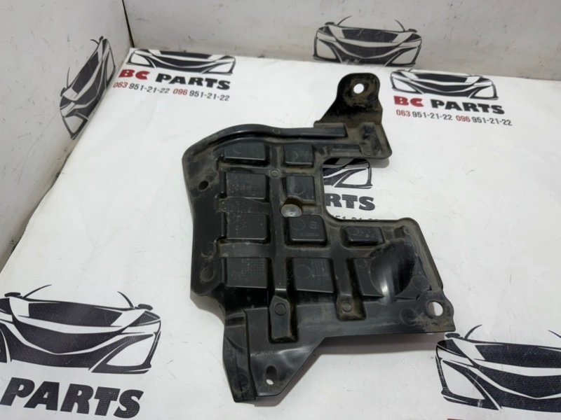 Защита двигателя левая Nissan Rogue T33 2.5 Защита двигателя левая Nissan Rogue T33 2.5