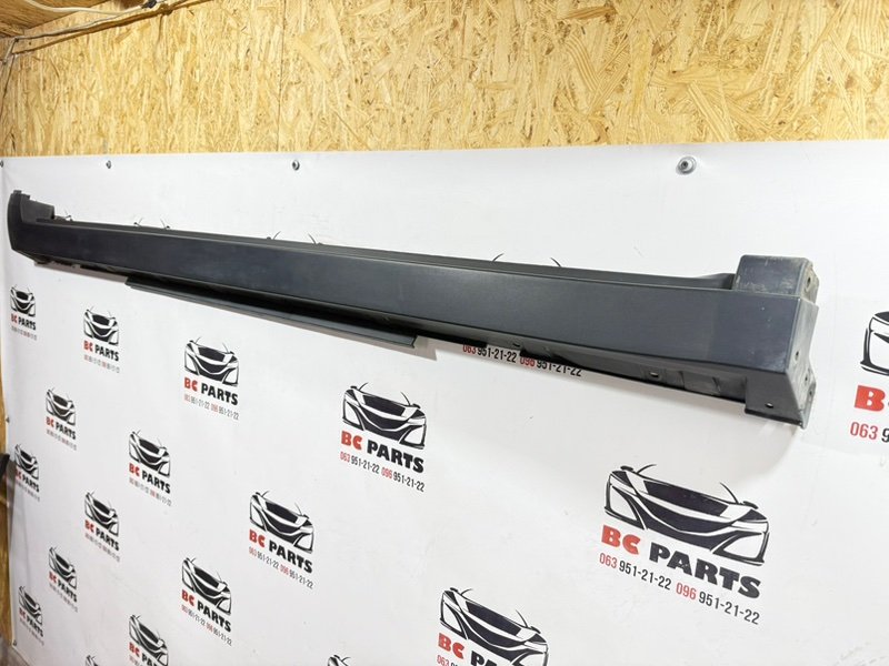 Накладка порога левая Nissan Kicks 2021 1.6 76851-5RB0A Б/У