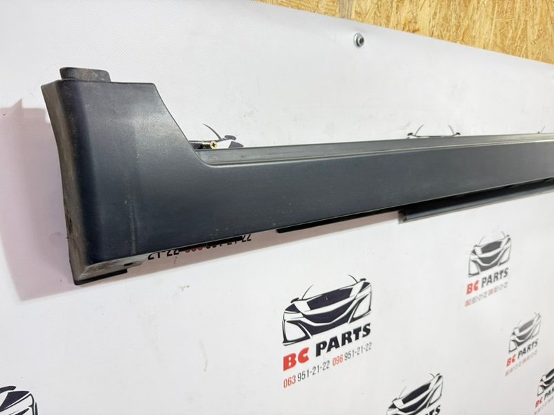 Накладка порога левая Kicks 2021 1.6