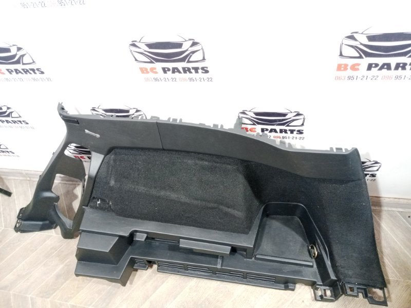 Карта багажника правая Nissan Rogue T33 2.5
