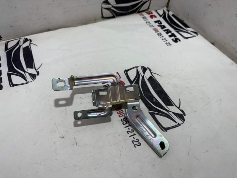 Кронштейн блока предохранителей Nissan Rogue 2021 T33 2.5 24388-6RA0A Б/У