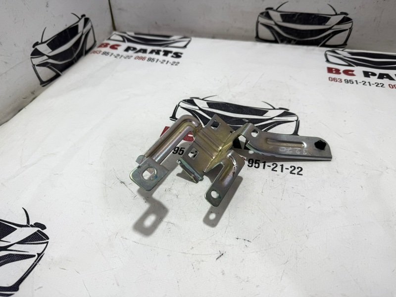 Кронштейн блока предохранителей Rogue 2021 T33 2.5