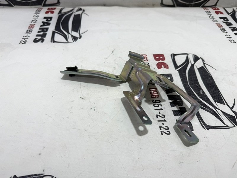 Кронштейн блока предохранителей Rogue 2021 T33 2.5