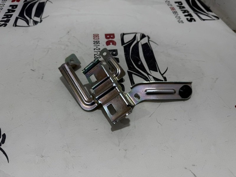 Кронштейн блока предохранителей Rogue 2021 T33 2.5