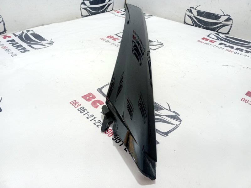 Накладка на стойку передняя правая Rogue 2021 T33 2.5