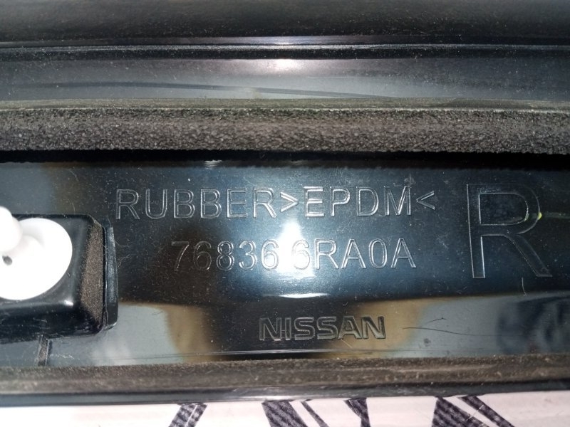 Накладка на стойку передняя правая Rogue 2021 T33 2.5