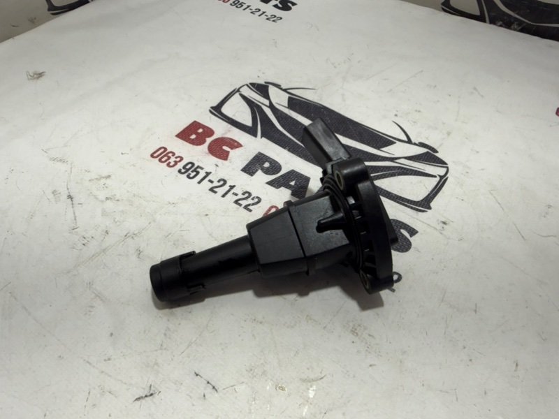 Датчик уровня масла в двигателе Audi Q3 83A 2.0