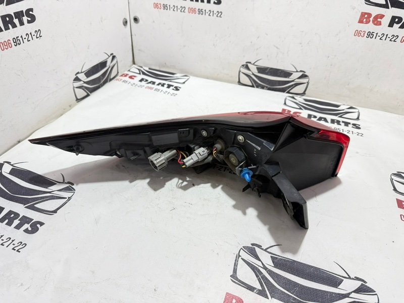 Фонарь наружный (в крыло) задний правый Nissan Rogue T33 2.5 Фонарь наружный (в крыло) задний правый Nissan Rogue T33 2.5