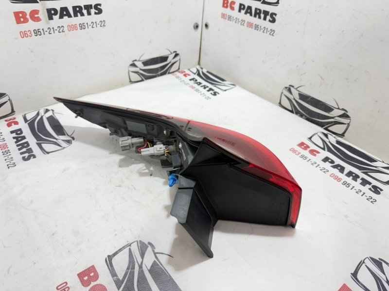 Фонарь наружный (в крыло) задний правый Rogue 2021 T33 2.5 Фонарь наружный (в крыло) задний правый Rogue 2021 T33 2.5