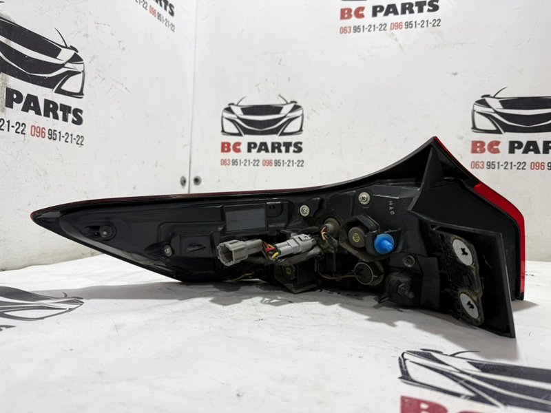 Фонарь наружный (в крыло) задний правый Rogue 2021 T33 2.5 Фонарь наружный (в крыло) задний правый Rogue 2021 T33 2.5