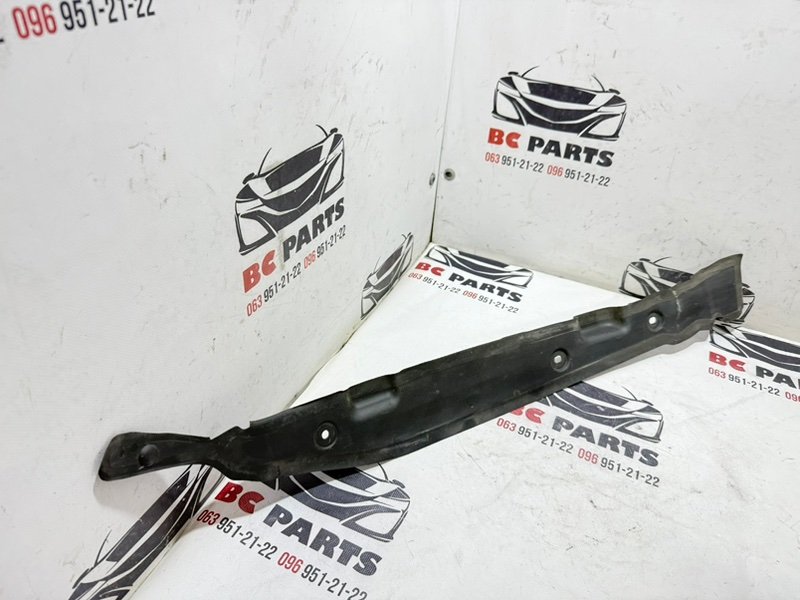 Пыльник крыла передний левый Rogue 2021 T33 2.5