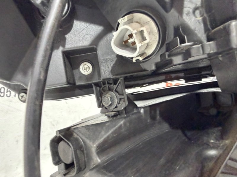 Фара Led передняя левая Rogue 2021 T33 2.5 Фара Led передняя левая Rogue 2021 T33 2.5