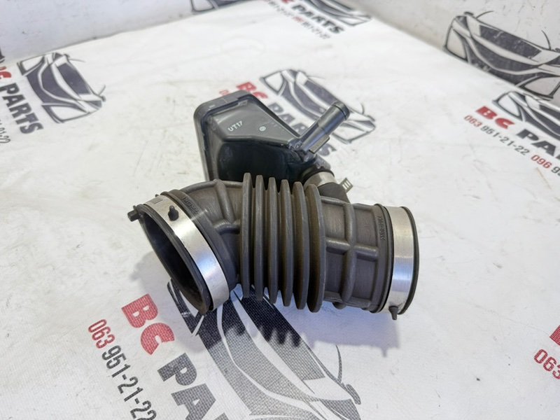 Патрубок воздушного фильтра Rogue 2021 T33 2.5 Патрубок воздушного фильтра Rogue 2021 T33 2.5