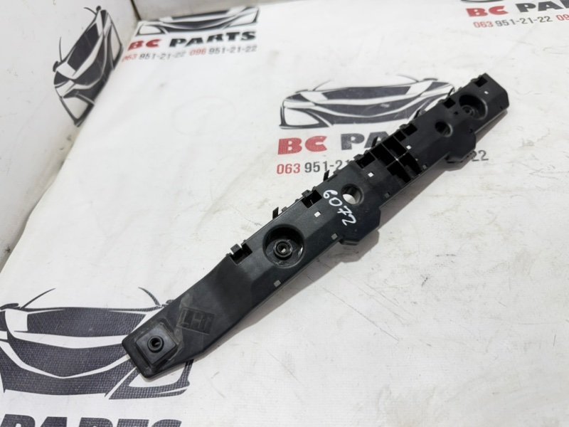 Направляющая бампера задняя левая Nissan Rogue T33 2.5