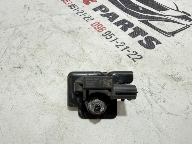 Датчик удара Nissan Rogue 2021 T33 2.5 985815NN0A Б/У