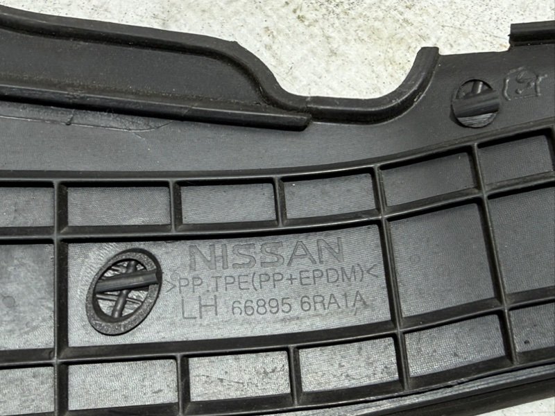 Уголок жабо левый Rogue 2021 T33 2.5