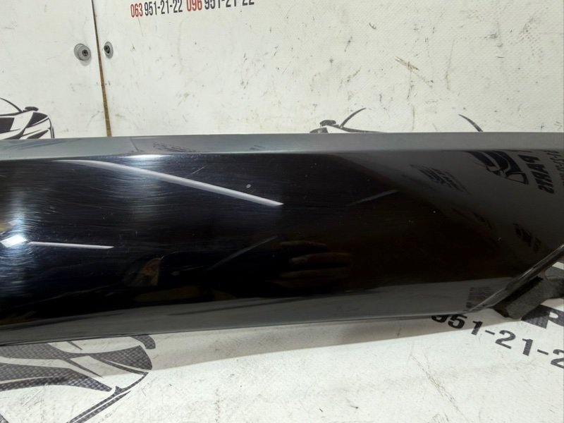 Молдинг лобового стекла правый Nissan Rogue T33 2.5