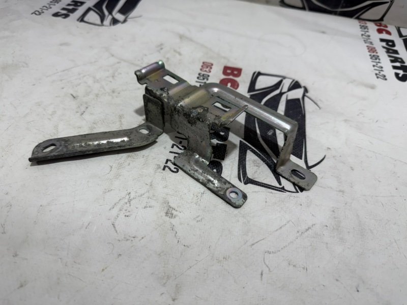 Кронштейн блока предохранителей Rogue 2021 T33 2.5