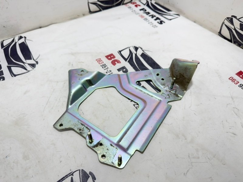 Кронштейн Nissan Rogue 2021 T33 2.5 237146RA0A Б/У