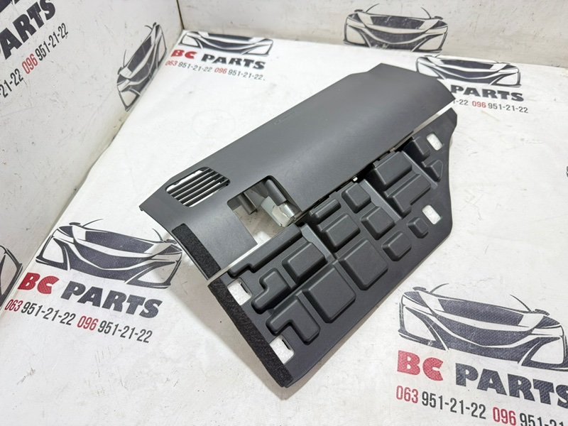 Подушка безопасности в колени передняя правая Rogue 2021 T33 2.5 Подушка безопасности в колени передняя правая Rogue 2021 T33 2.5