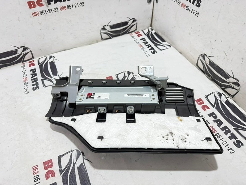 Подушка безопасности в колени передняя правая Rogue 2021 T33 2.5 Подушка безопасности в колени передняя правая Rogue 2021 T33 2.5