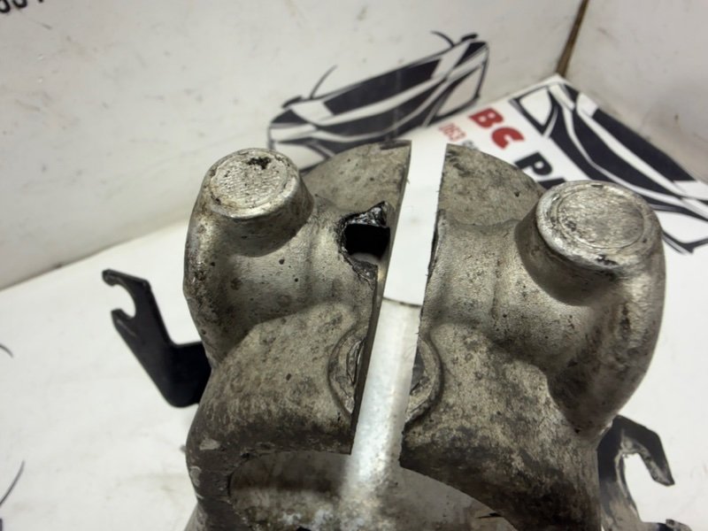 Кулак поворотный передний левый Rogue 2021 T33 2.5 Кулак поворотный передний левый Rogue 2021 T33 2.5