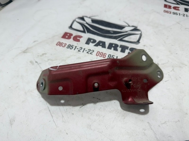 Кронштейн крыла передний левый Rogue 2021 T33 2.5