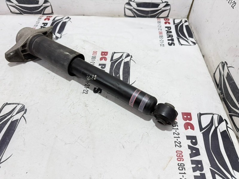 Амортизатор подвески задний Nissan Rogue T33 2.5