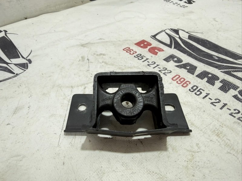 Подушка глушителя передняя Nissan Rogue 2021 T33 2.5 20651-JG30A Б/У