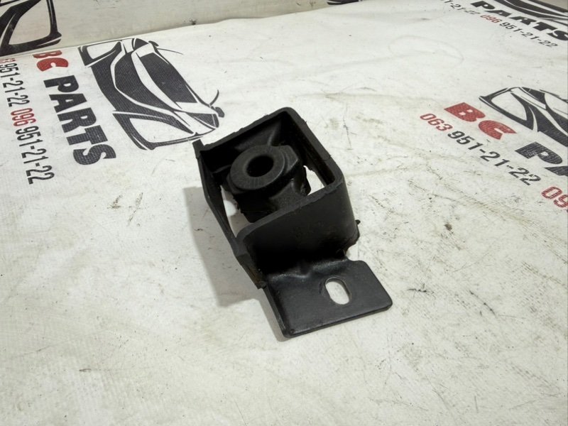 Подушка глушителя передняя Nissan Rogue T33 2.5