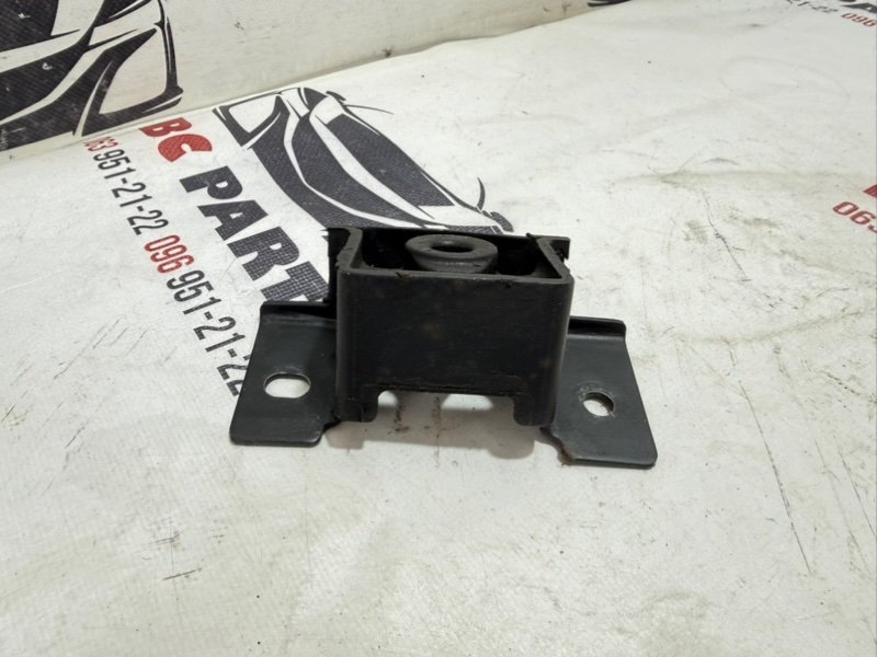 Подушка глушителя передняя Rogue 2021 T33 2.5