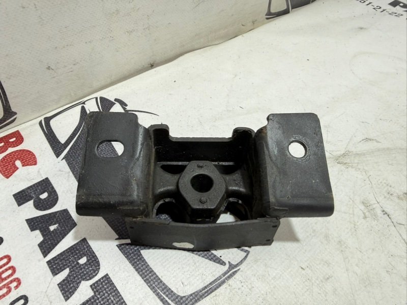 Подушка глушителя передняя Rogue 2021 T33 2.5