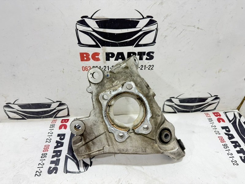 Цапфа задняя правая Rogue 2021 T33 2.5