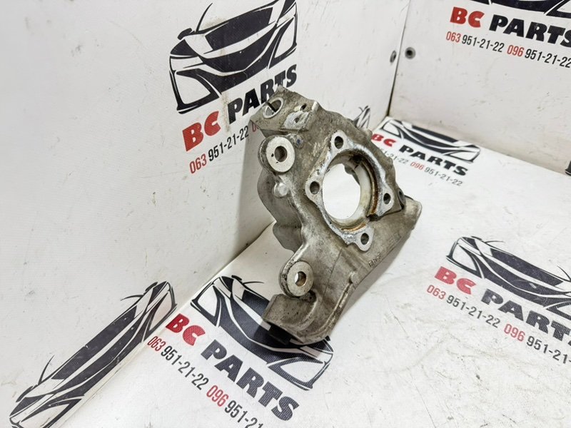 Цапфа задняя правая Rogue 2021 T33 2.5