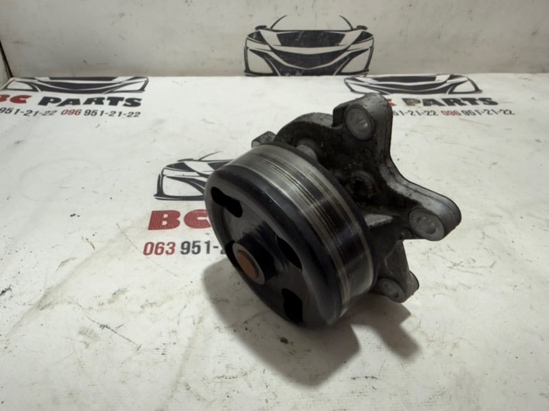 Помпа водяная (насос) охлаждения Nissan Rogue T33 2.5 Помпа водяная (насос) охлаждения Nissan Rogue T33 2.5