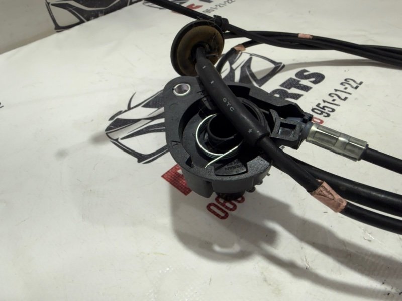 Трос замка капота Rogue 2021 T33 2.5 Трос замка капота Rogue 2021 T33 2.5