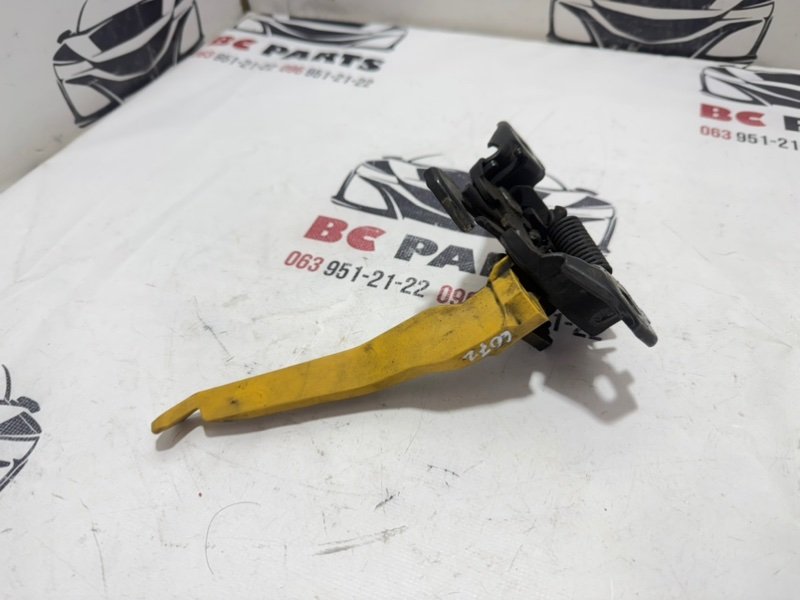 Замок капота Rogue 2021 T33 2.5 Замок капота Rogue 2021 T33 2.5