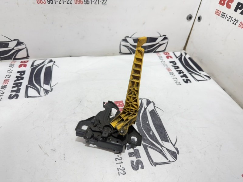 Замок капота Rogue 2021 T33 2.5 Замок капота Rogue 2021 T33 2.5