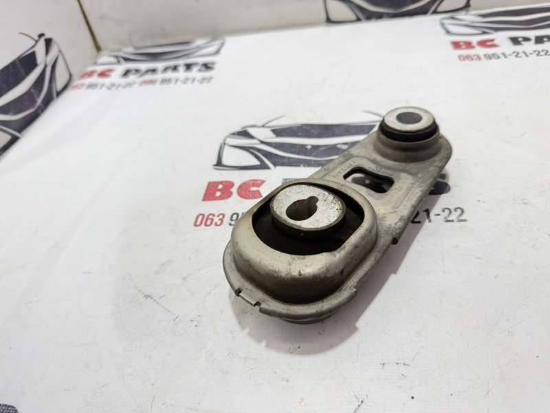 Подушка двигателя нижняя Rogue 2021 T33 2.5 Подушка двигателя нижняя Rogue 2021 T33 2.5