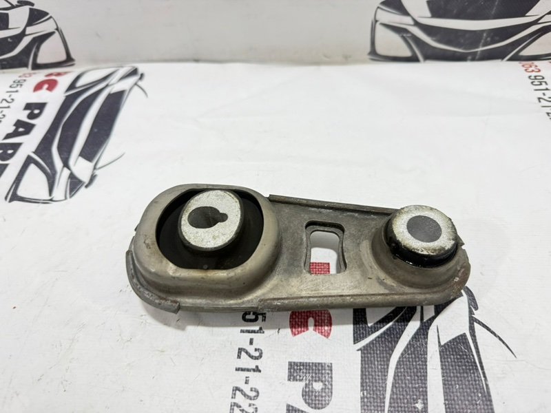 Подушка двигателя нижняя Rogue 2021 T33 2.5 Подушка двигателя нижняя Rogue 2021 T33 2.5