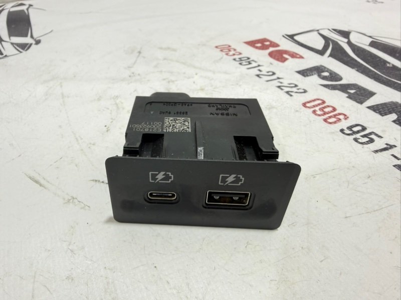Запчасть usb разъем Nissan Rogue 2021 T33 2.5 253316UA0 Б/У USB разъем Nissan Rogue 2021 T33 2.5 253316UA0 Б/У
