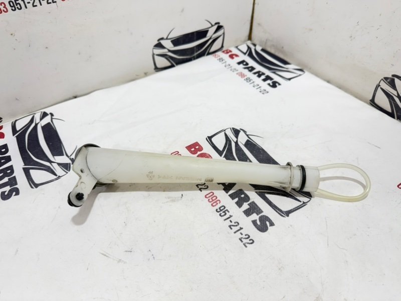 Горловина бачка стеклоомывателя Nissan Rogue T33 2.5